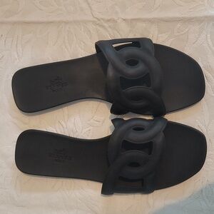 Hermes Aloha sandals size 7